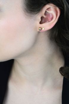 Złote kolczyki kulki 7 mm 333 unisex – duże sztyfty (3).jpg